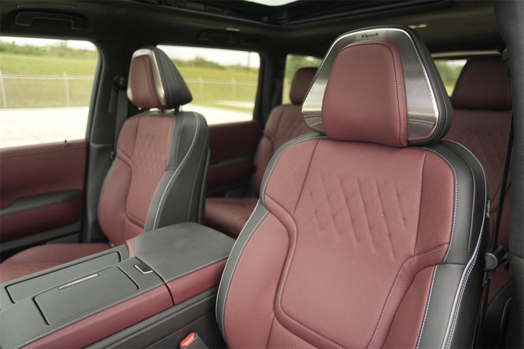 new 2025 INFINITI QX80 car, priced at $116,842