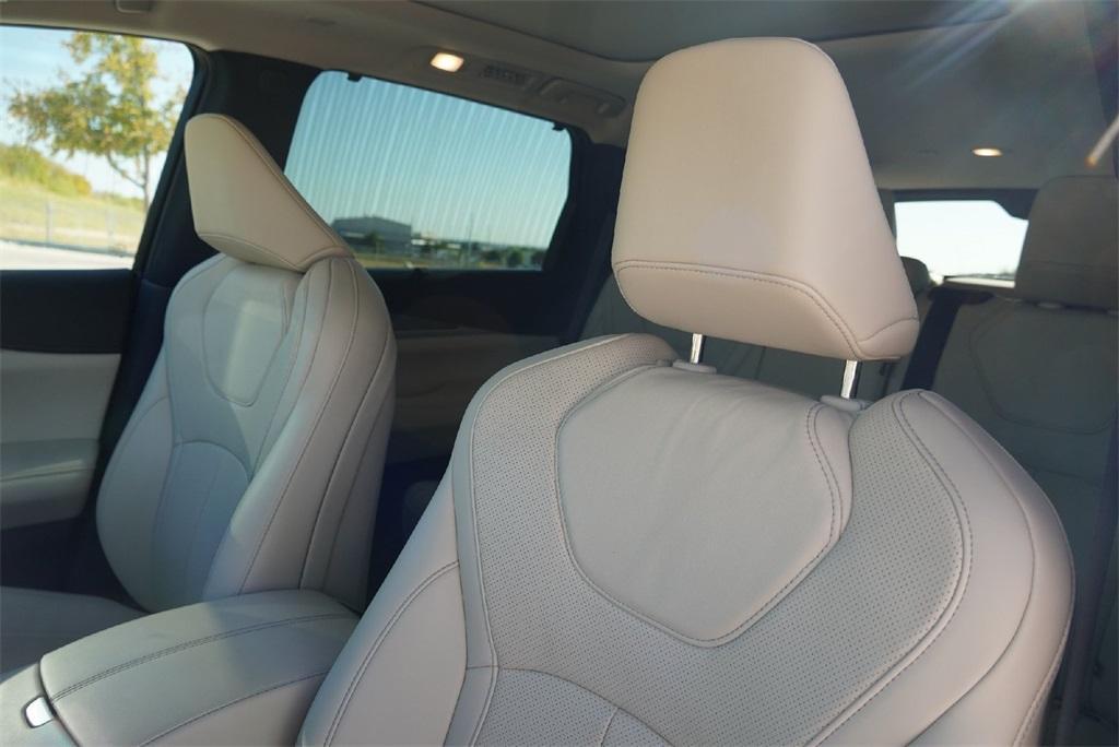 used 2025 INFINITI QX60 car, priced at $45,900