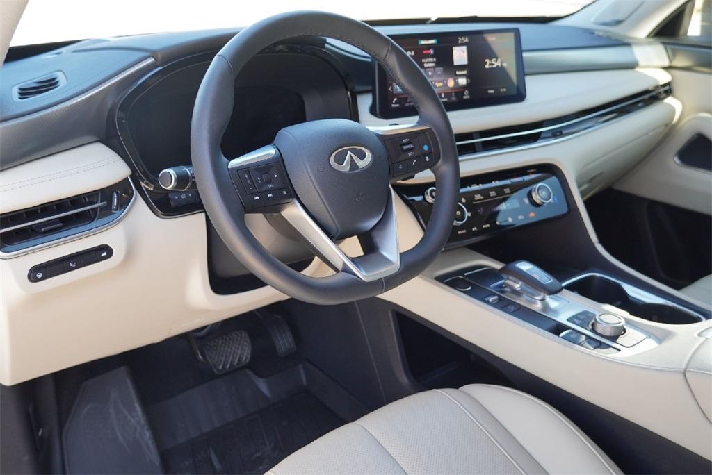 used 2025 INFINITI QX60 car, priced at $45,900