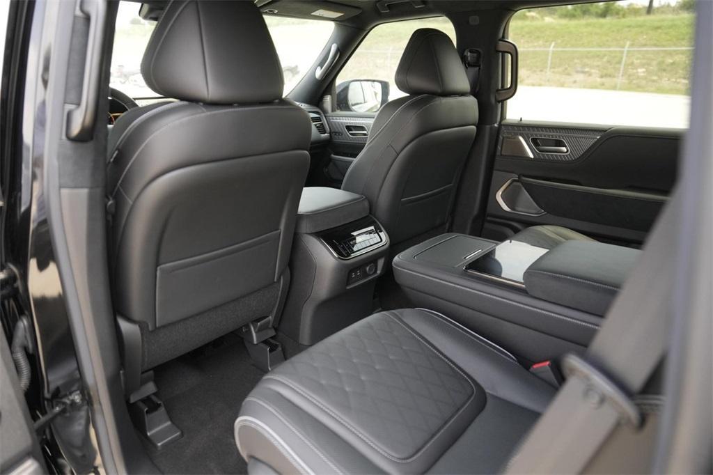 new 2025 INFINITI QX80 car, priced at $108,850