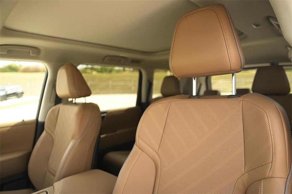 new 2025 INFINITI QX80 car, priced at $93,937