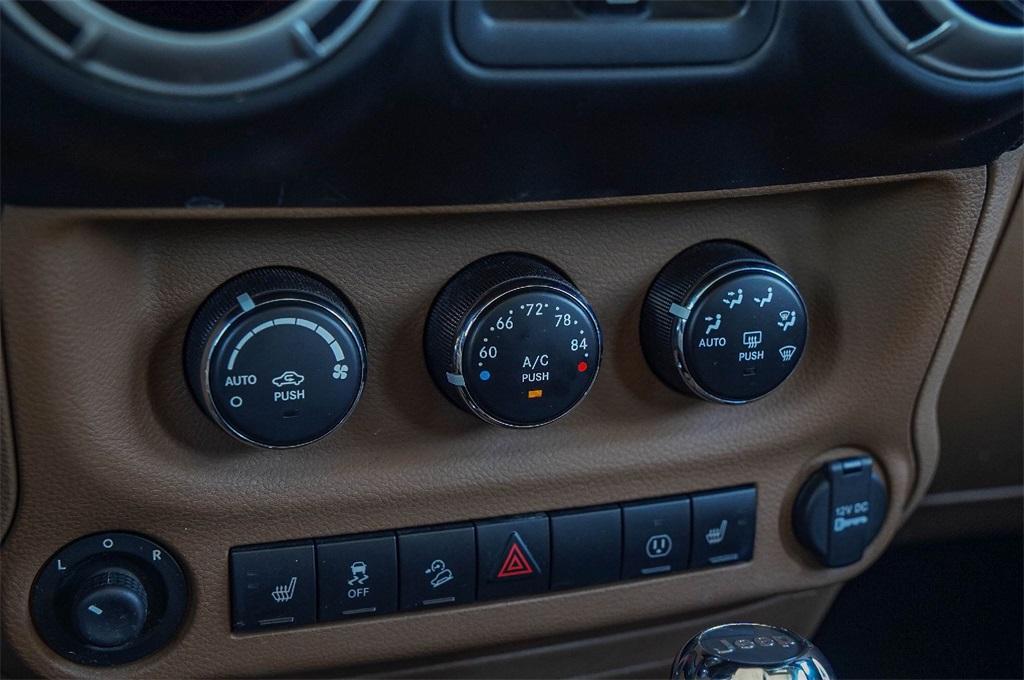 used 2013 Jeep Wrangler Unlimited car, priced at $14,700