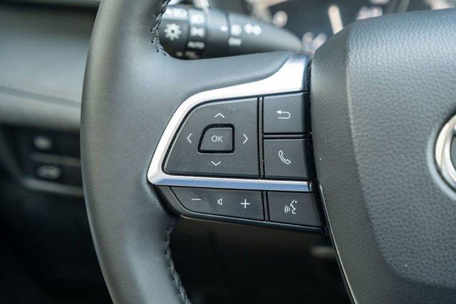 used 2020 Toyota Highlander car, priced at $28,999