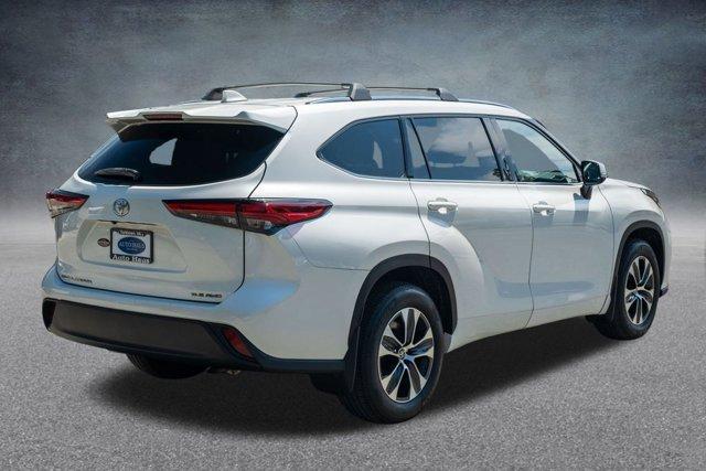 used 2020 Toyota Highlander car, priced at $28,999