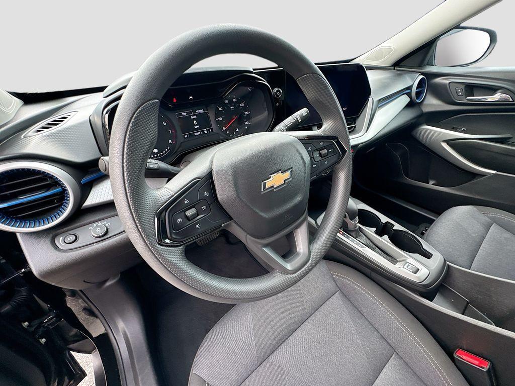 used 2025 Chevrolet Trax car, priced at $19,995