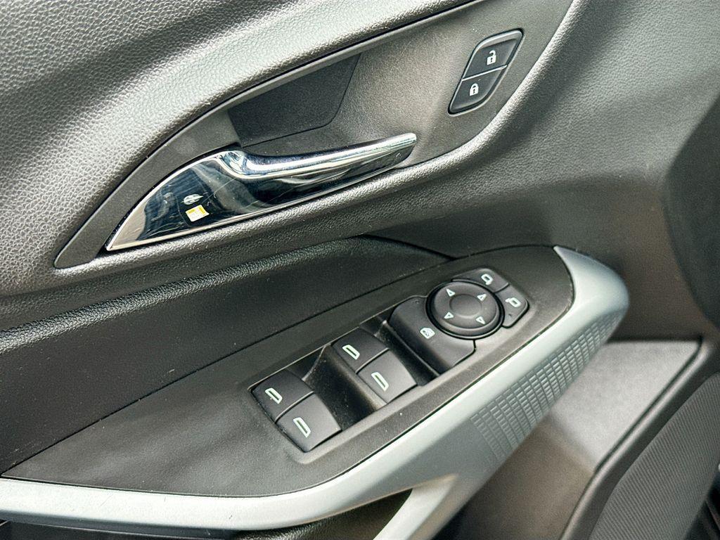 used 2025 Chevrolet Trax car, priced at $19,995