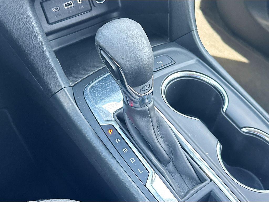 used 2024 Chevrolet Equinox car, priced at $22,149