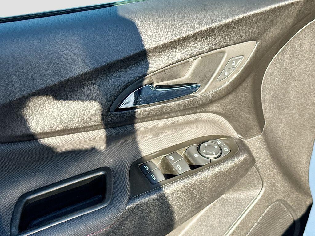 used 2022 Chevrolet Equinox car, priced at $22,888