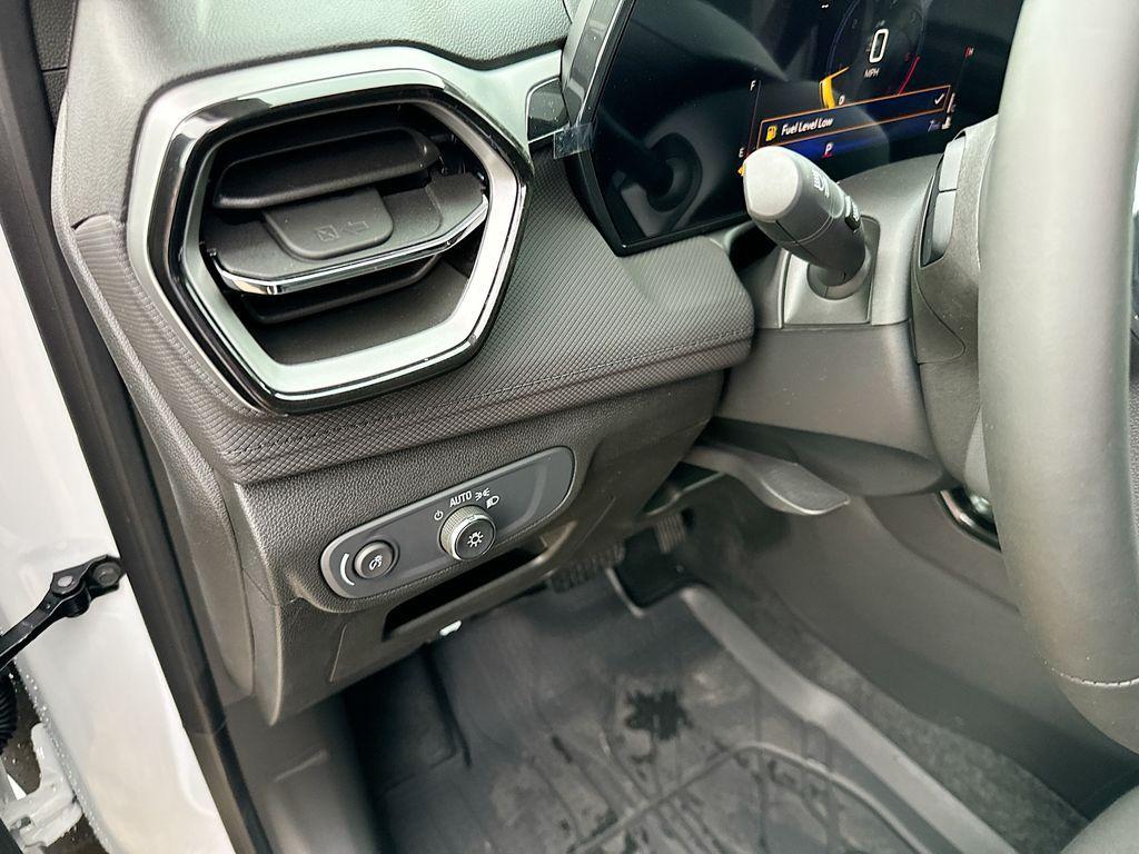 new 2024 Chevrolet TrailBlazer car, priced at $27,510