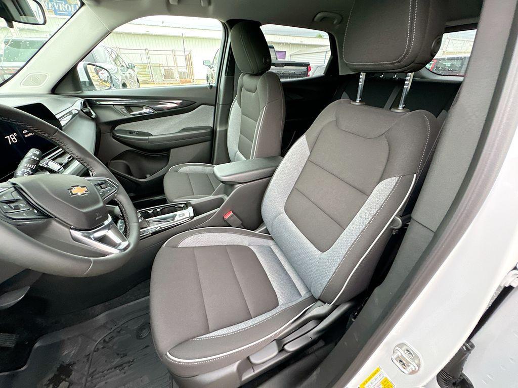 new 2024 Chevrolet TrailBlazer car, priced at $27,510