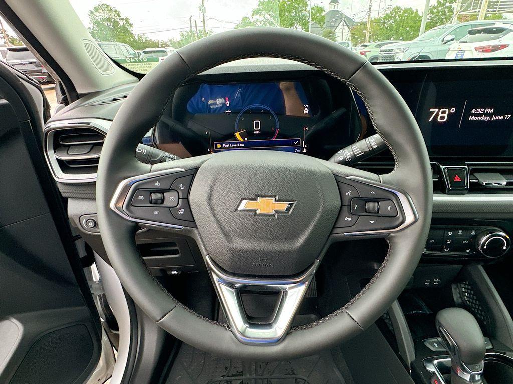 new 2024 Chevrolet TrailBlazer car, priced at $27,510