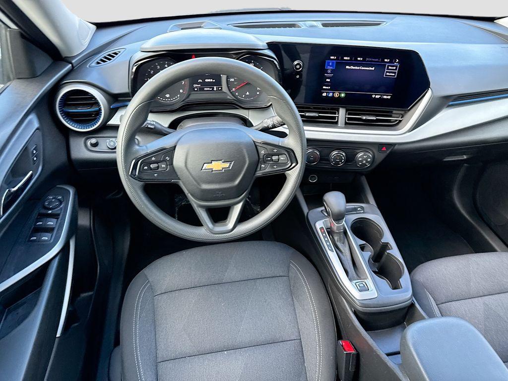 used 2025 Chevrolet Trax car, priced at $19,995