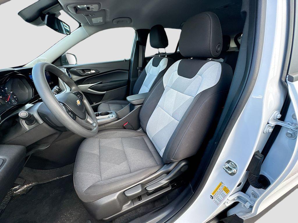 used 2025 Chevrolet Trax car, priced at $19,995