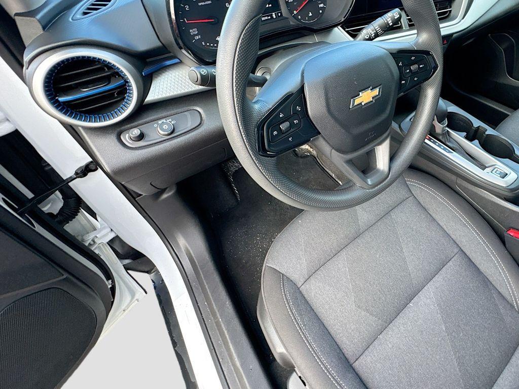 used 2025 Chevrolet Trax car, priced at $19,995