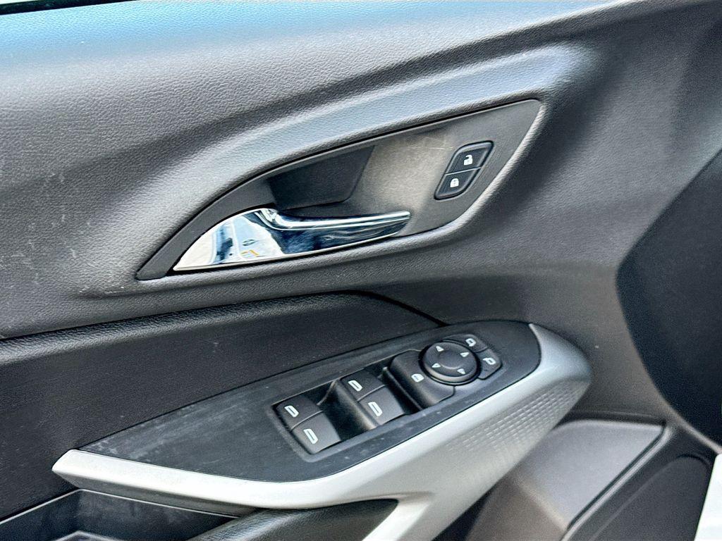 used 2025 Chevrolet Trax car, priced at $19,995