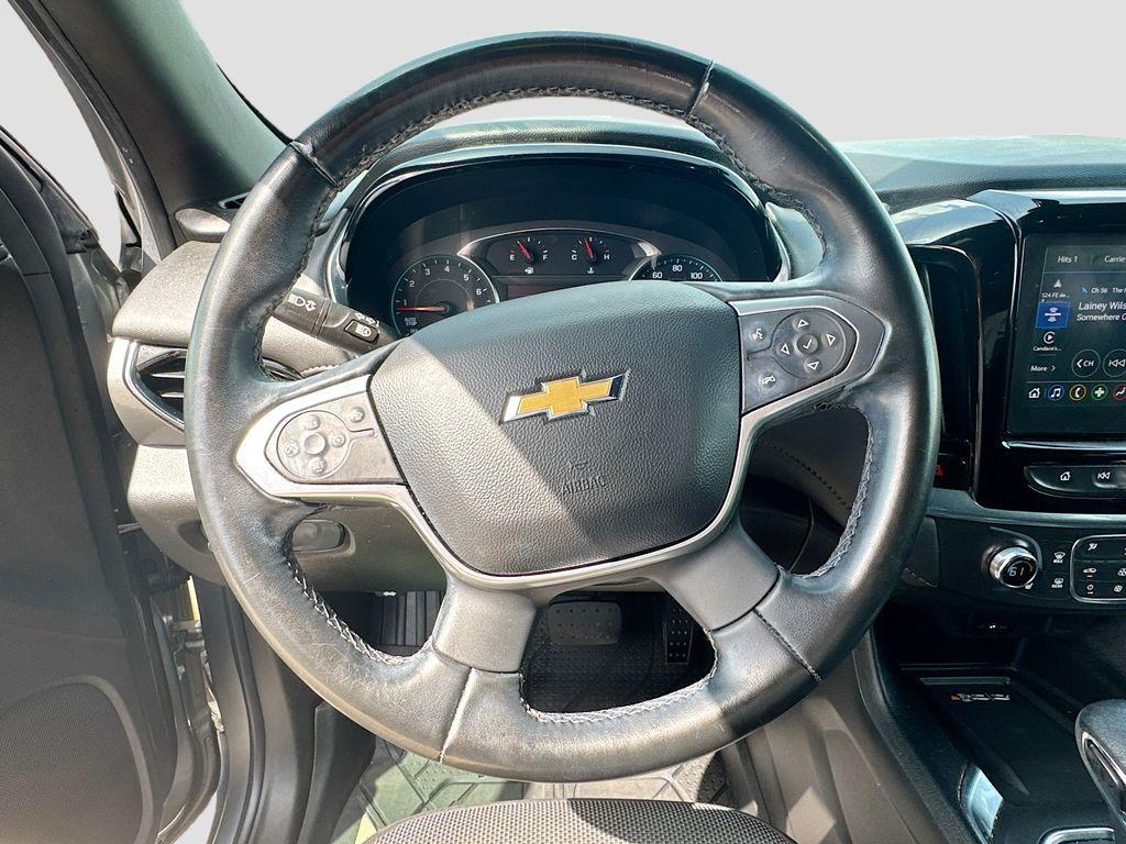 used 2023 Chevrolet Traverse car, priced at $27,988