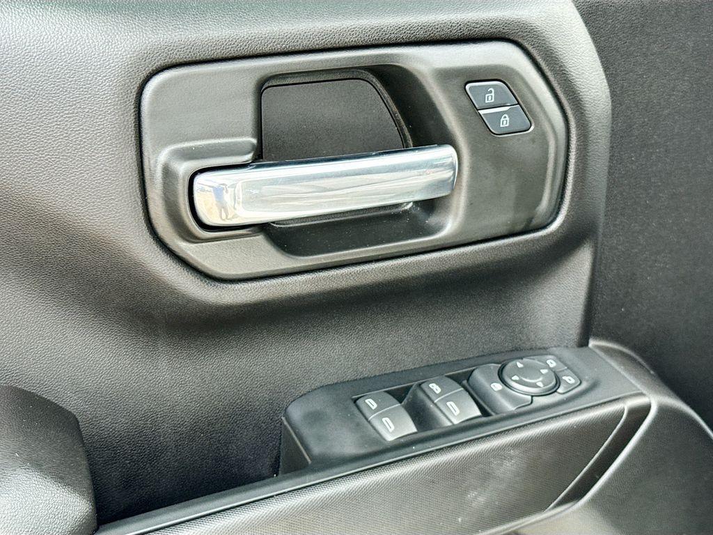 used 2024 GMC Sierra 1500 car, priced at $30,998