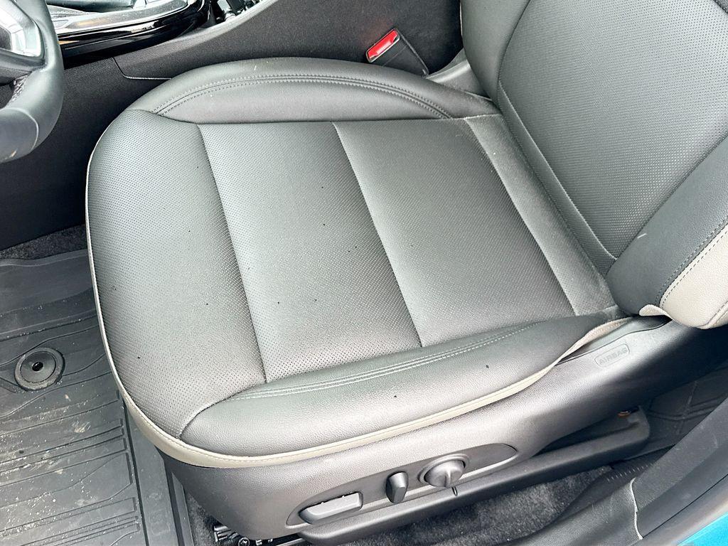 used 2025 Chevrolet Trax car, priced at $25,488