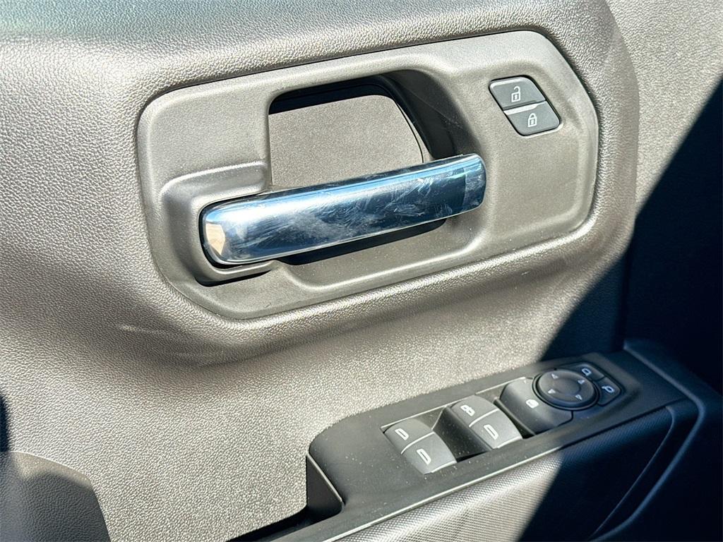 new 2024 Chevrolet Silverado 1500 car, priced at $43,605