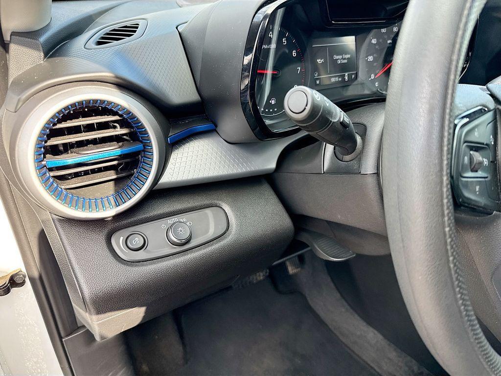 used 2025 Chevrolet Trax car, priced at $19,995