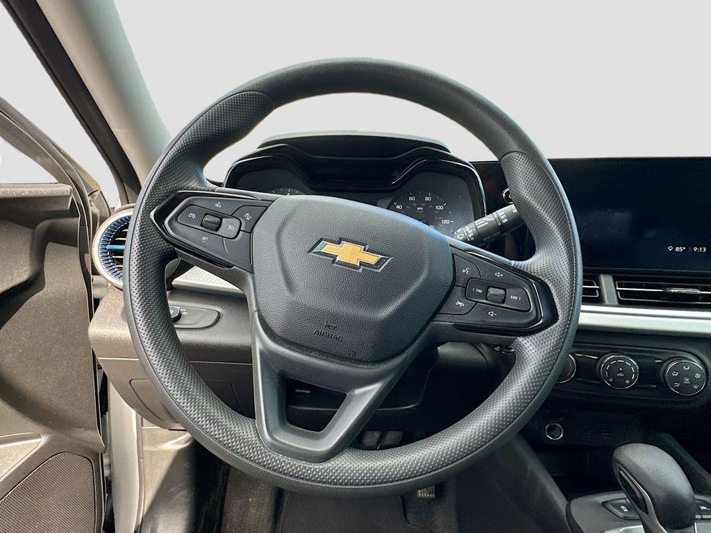 used 2025 Chevrolet Trax car, priced at $19,995