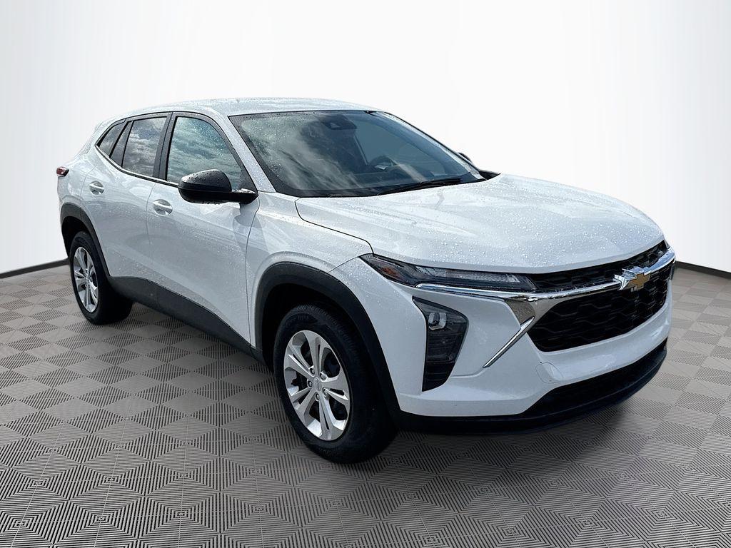 used 2025 Chevrolet Trax car, priced at $19,995