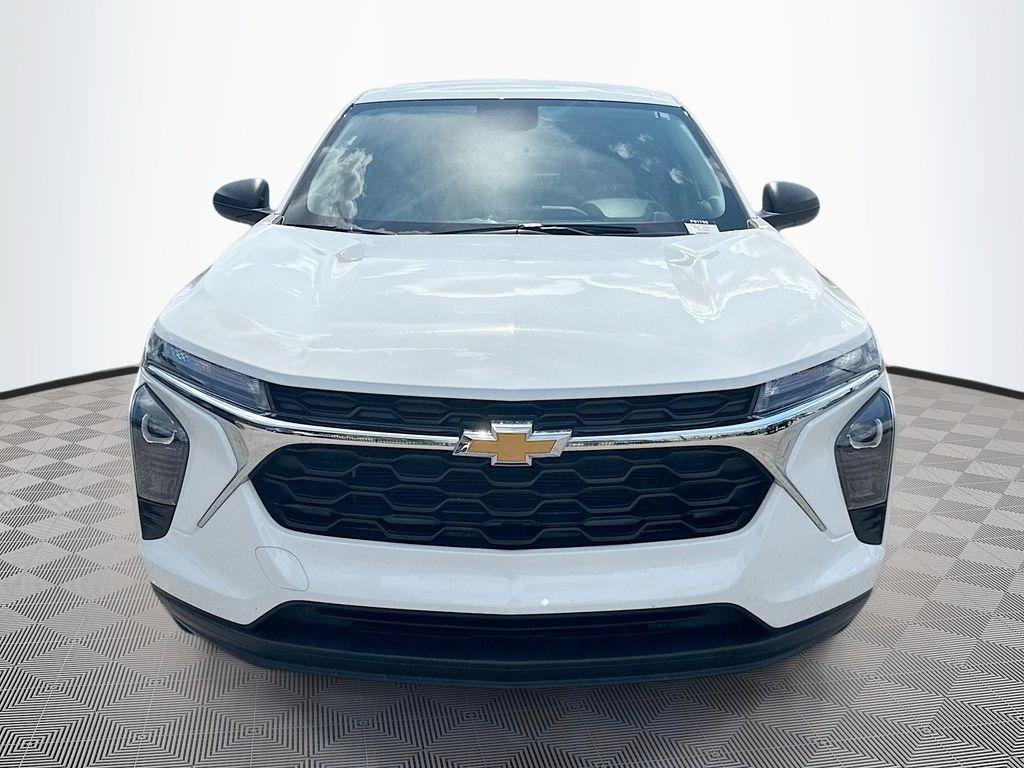 used 2025 Chevrolet Trax car, priced at $19,995