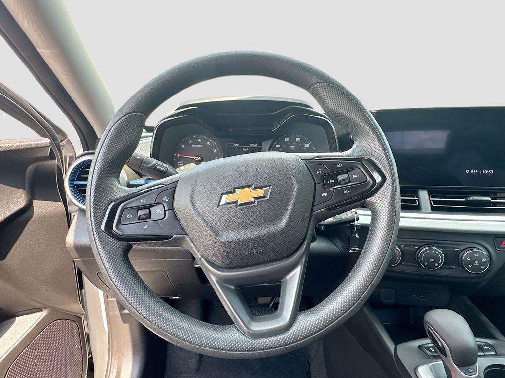 used 2025 Chevrolet Trax car, priced at $19,995
