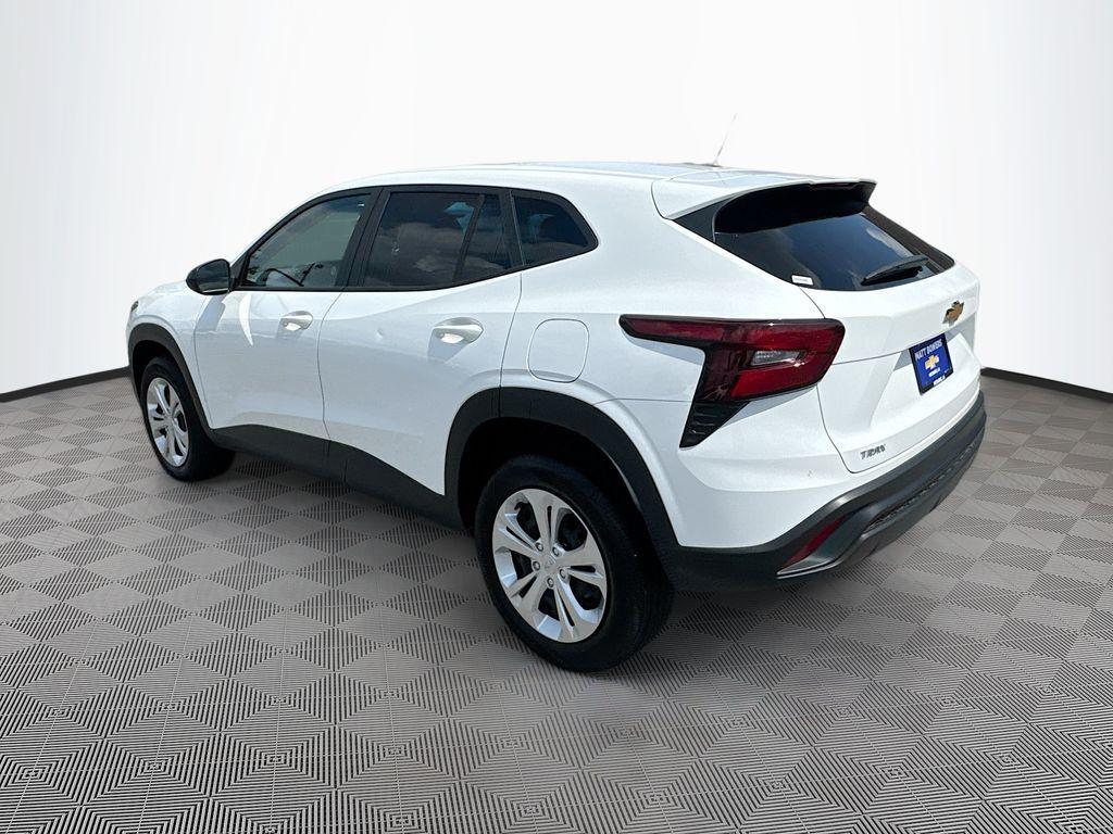 used 2025 Chevrolet Trax car, priced at $19,995