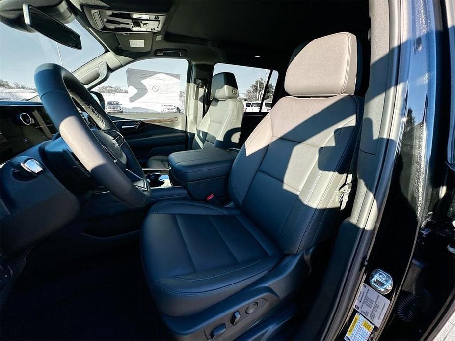 new 2025 Chevrolet Suburban car, priced at $80,935