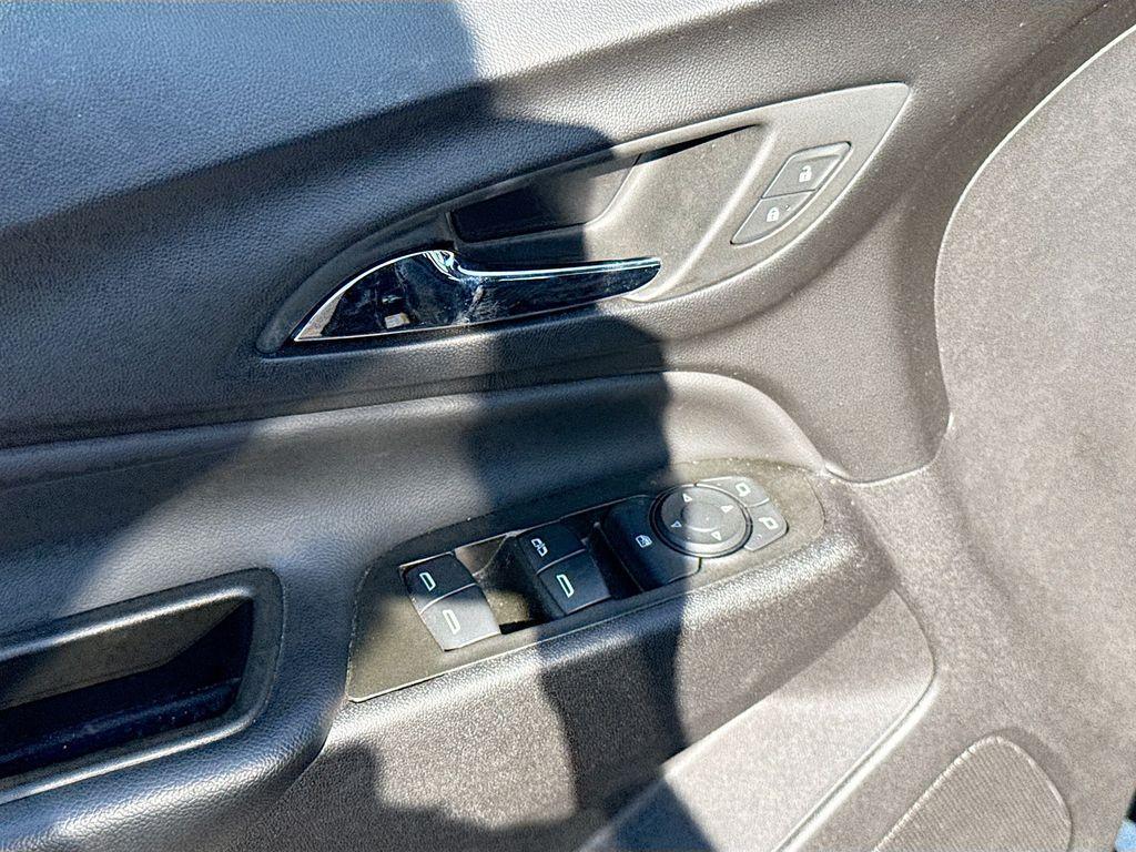 used 2024 Chevrolet Equinox car, priced at $19,888