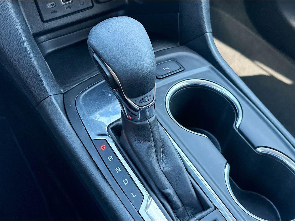 used 2024 Chevrolet Equinox car, priced at $19,888