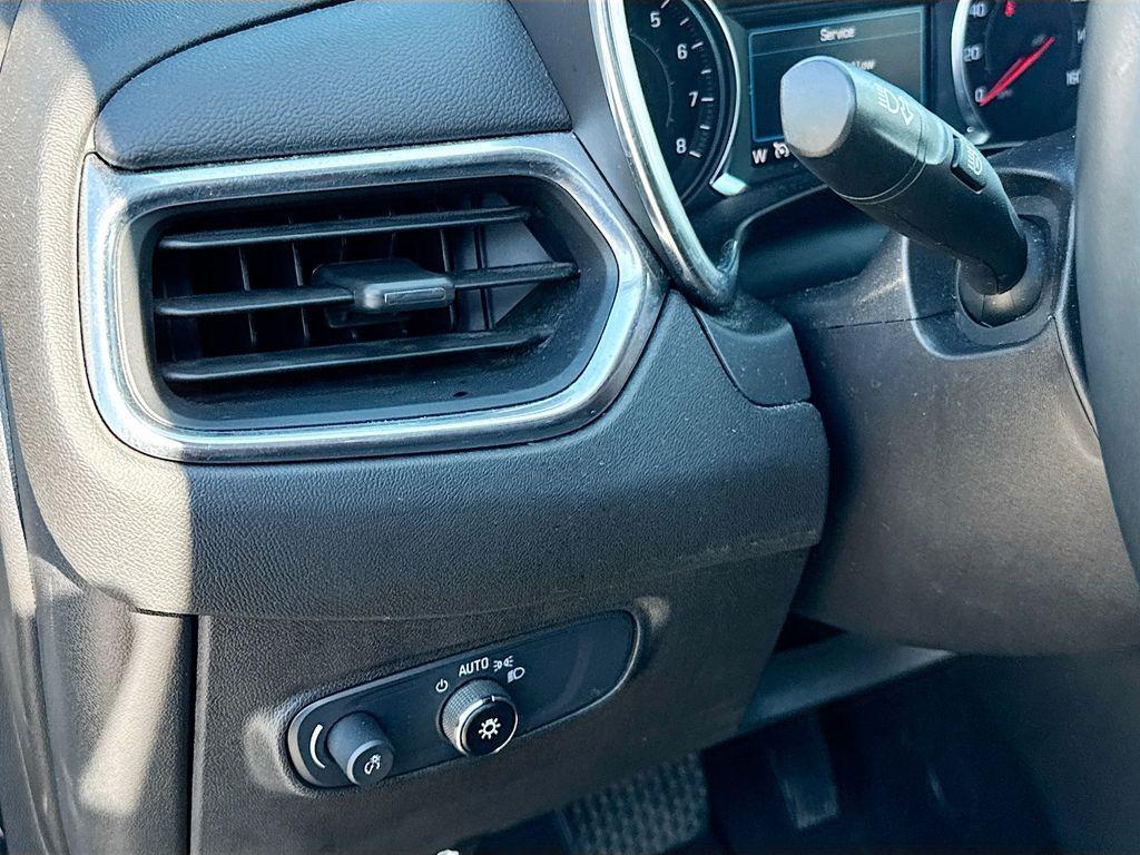 used 2024 Chevrolet Equinox car, priced at $19,888