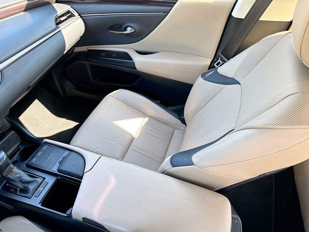 used 2019 Lexus ES 350 car, priced at $30,888