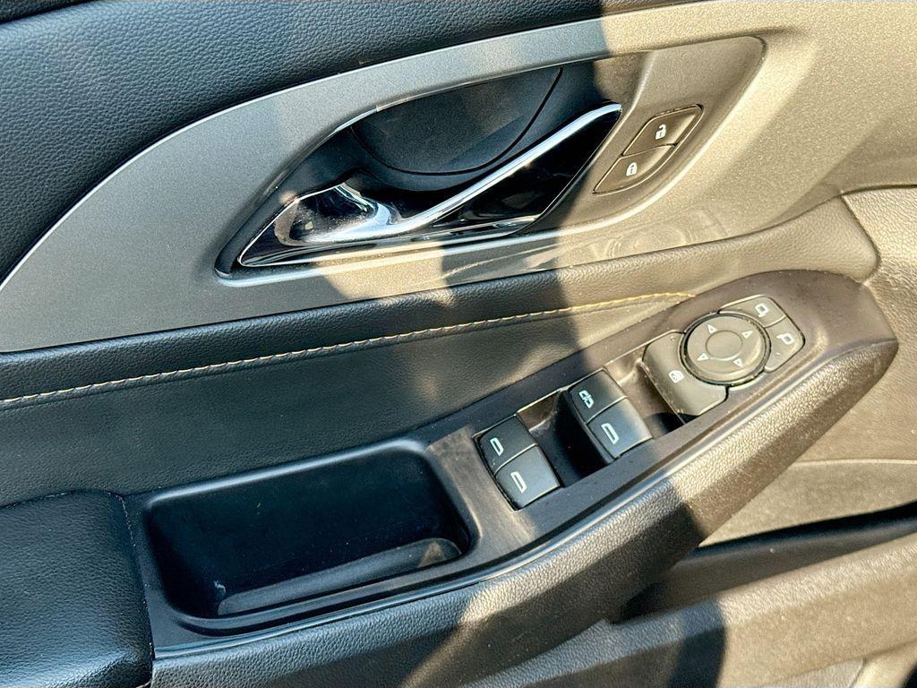 used 2020 Chevrolet Traverse car, priced at $14,998