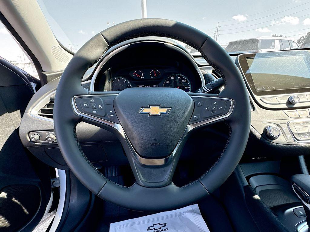 new 2025 Chevrolet Malibu car, priced at $27,495