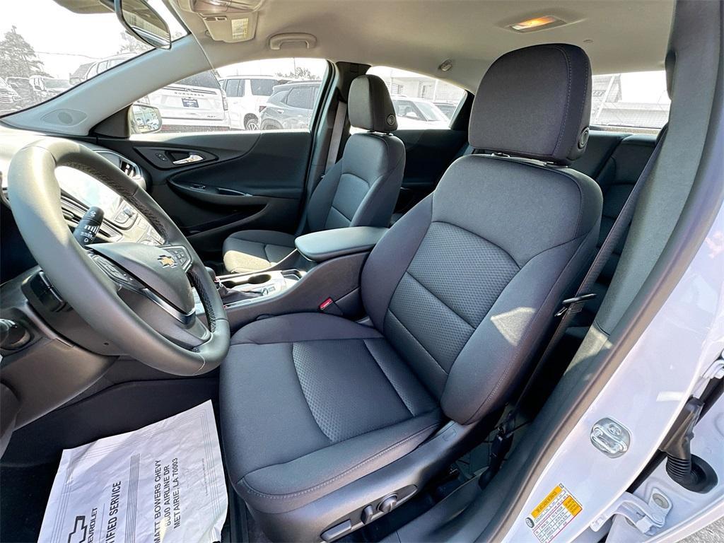 new 2025 Chevrolet Malibu car, priced at $27,495