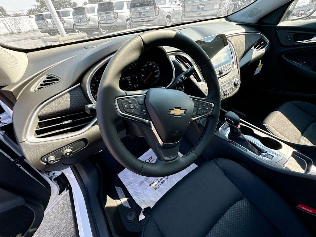 new 2025 Chevrolet Malibu car, priced at $27,495