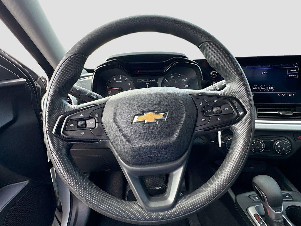 used 2025 Chevrolet Trax car, priced at $19,995