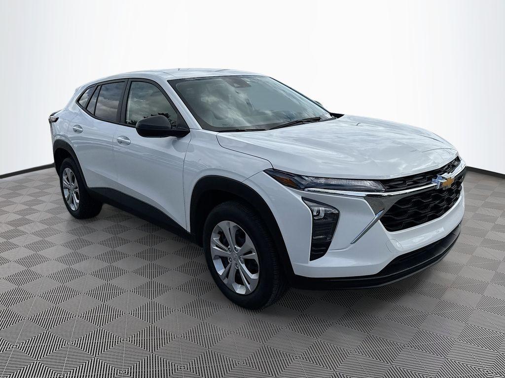 used 2025 Chevrolet Trax car, priced at $19,995