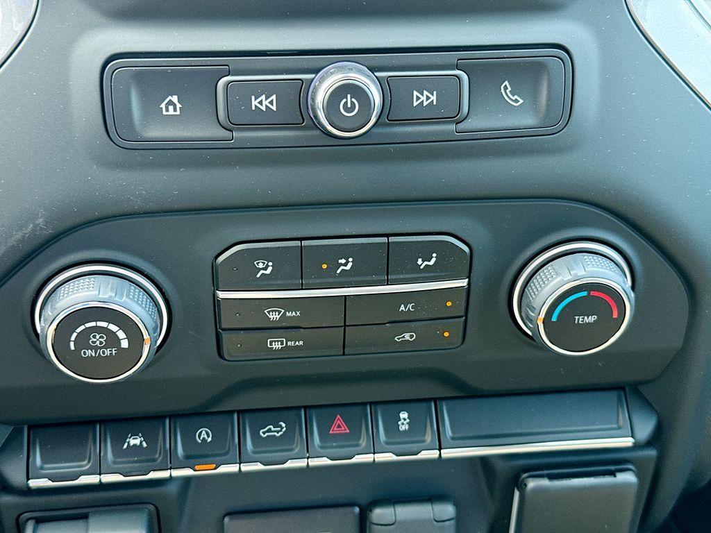 new 2024 Chevrolet Silverado 1500 car, priced at $45,770