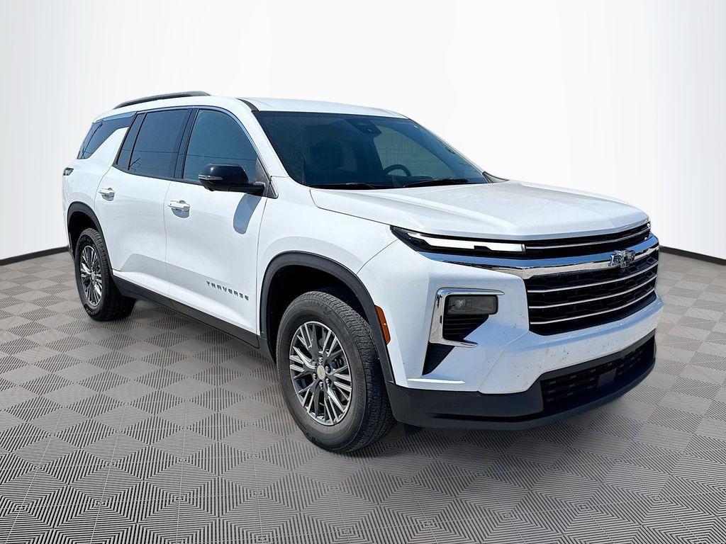 used 2024 Chevrolet Traverse car, priced at $33,998