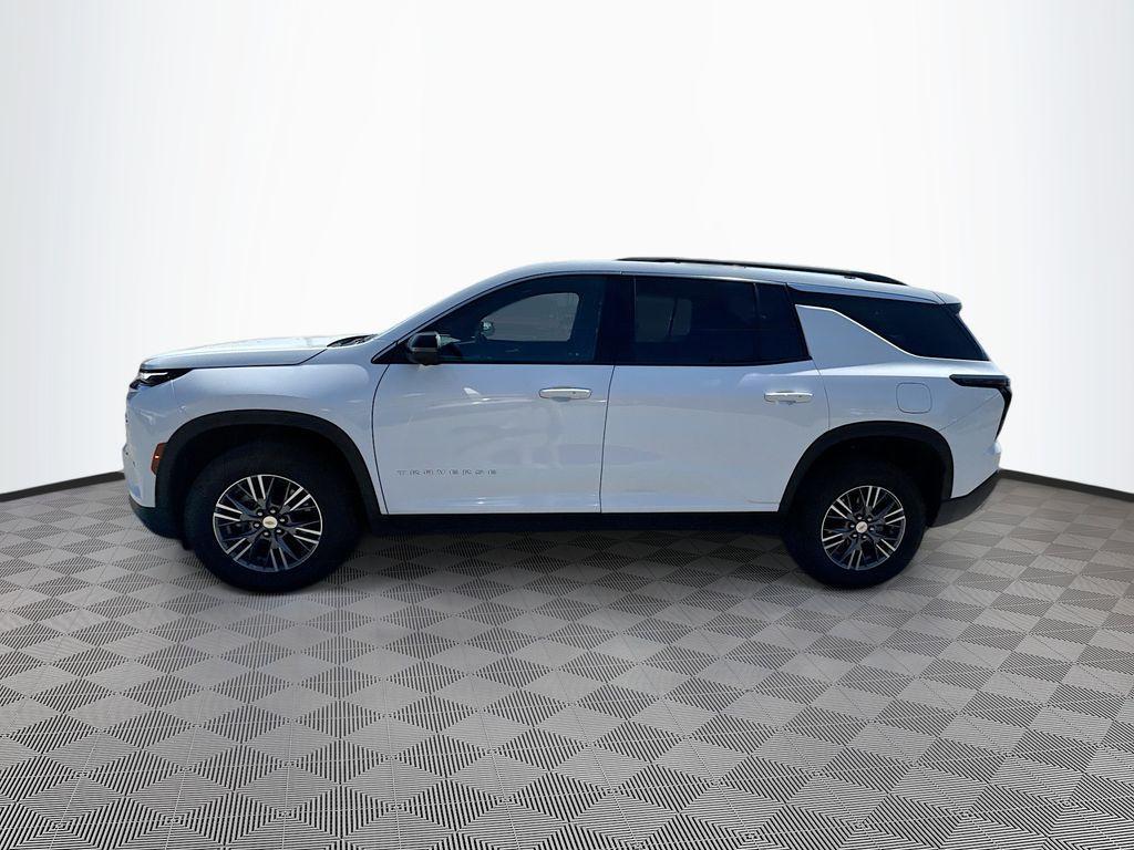 used 2024 Chevrolet Traverse car, priced at $33,998