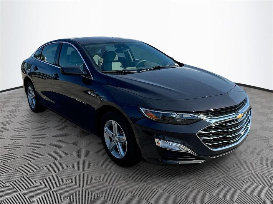 new 2025 Chevrolet Malibu car, priced at $26,995