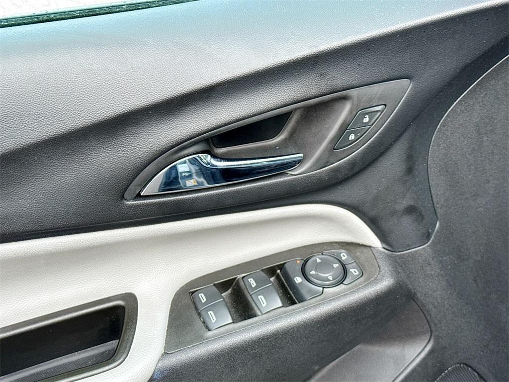 used 2023 Chevrolet Equinox car, priced at $19,488