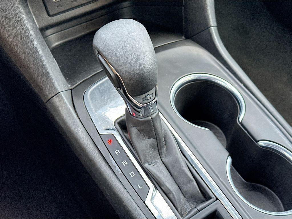 used 2023 Chevrolet Equinox car, priced at $19,388