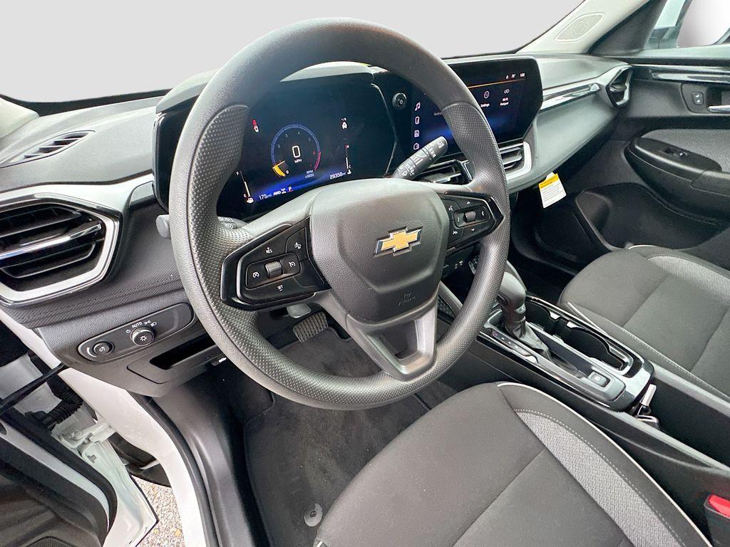 used 2024 Chevrolet TrailBlazer car, priced at $23,287