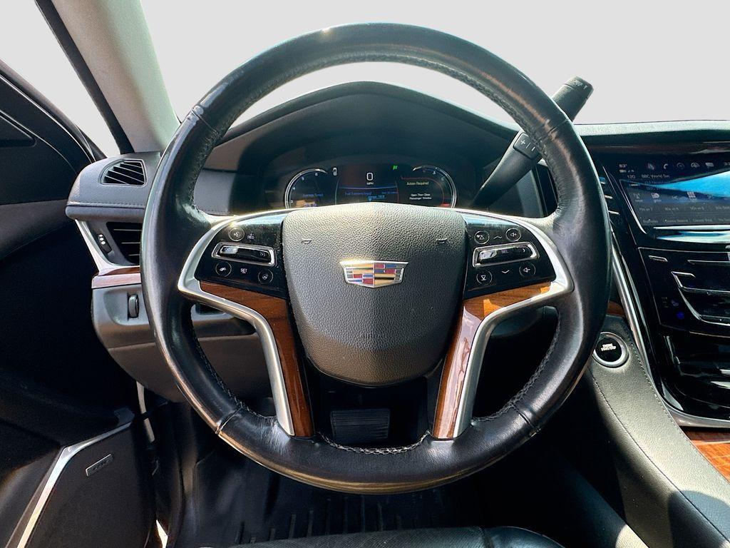 used 2019 Cadillac Escalade ESV car, priced at $29,788