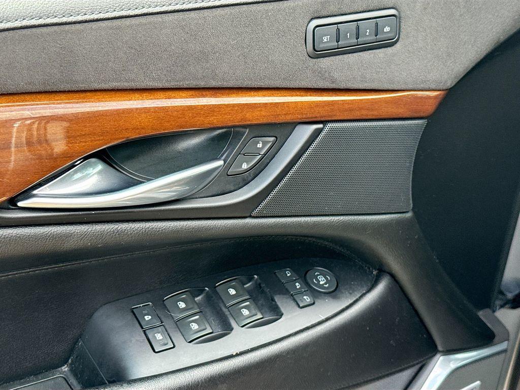 used 2019 Cadillac Escalade ESV car, priced at $29,788