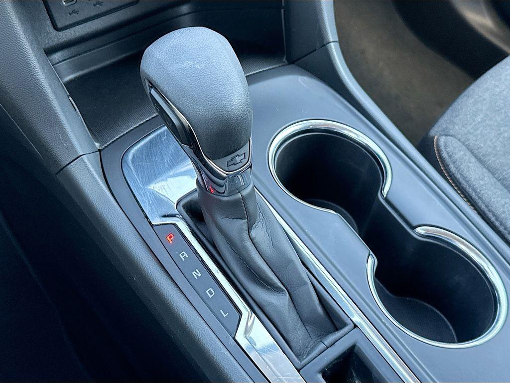 used 2023 Chevrolet Equinox car, priced at $19,490